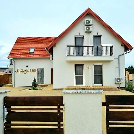 Szekely-Lak Apartman Hegykő Екстериор снимка